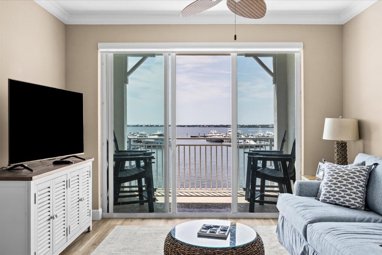 715 NW Flagler Avenue, Unit 302, Stuart, FL 34994 Photo