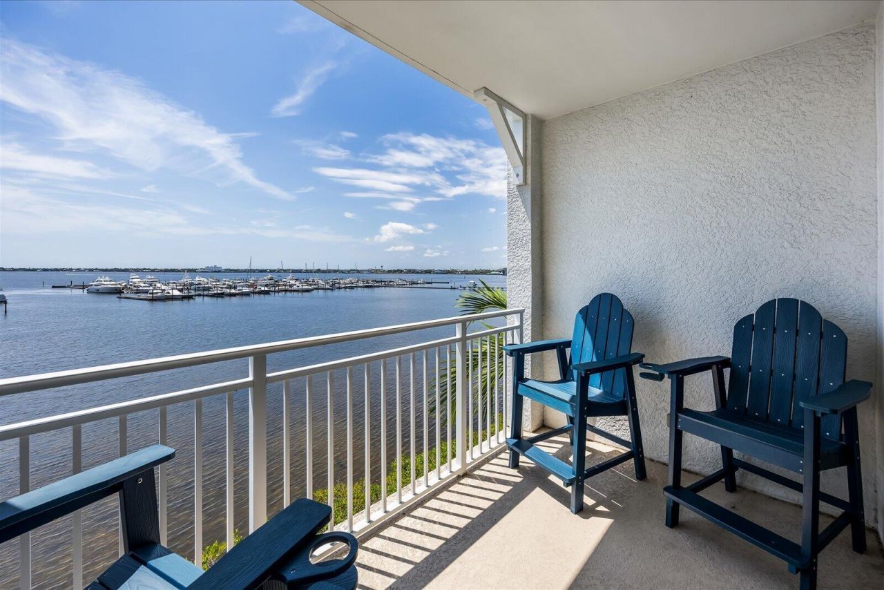 715 NW Flagler Avenue, Unit 302, Stuart, FL 34994 Photo