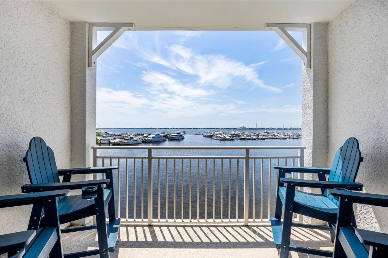 715 NW Flagler Avenue, Unit 302, Stuart, FL 34994 Photo
