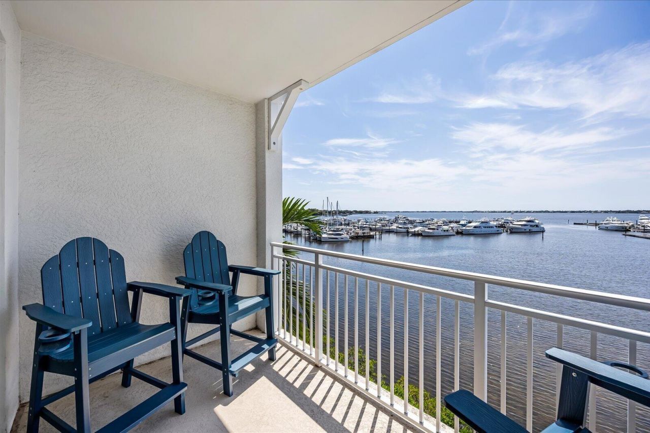 715 NW Flagler Avenue, Unit 302, Stuart, FL 34994 Photo