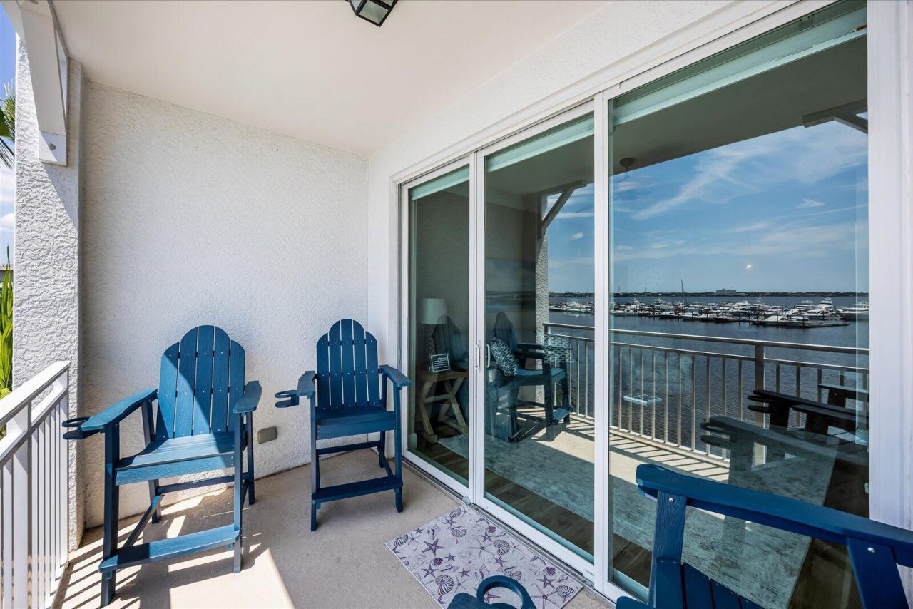 715 NW Flagler Avenue, Unit 302, Stuart, FL 34994 Photo