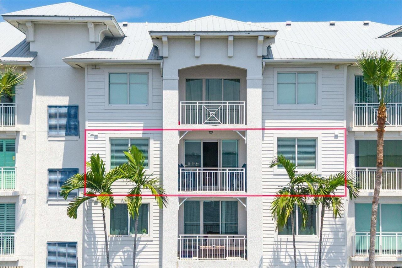 715 NW Flagler Avenue, Unit 302, Stuart, FL 34994 Photo