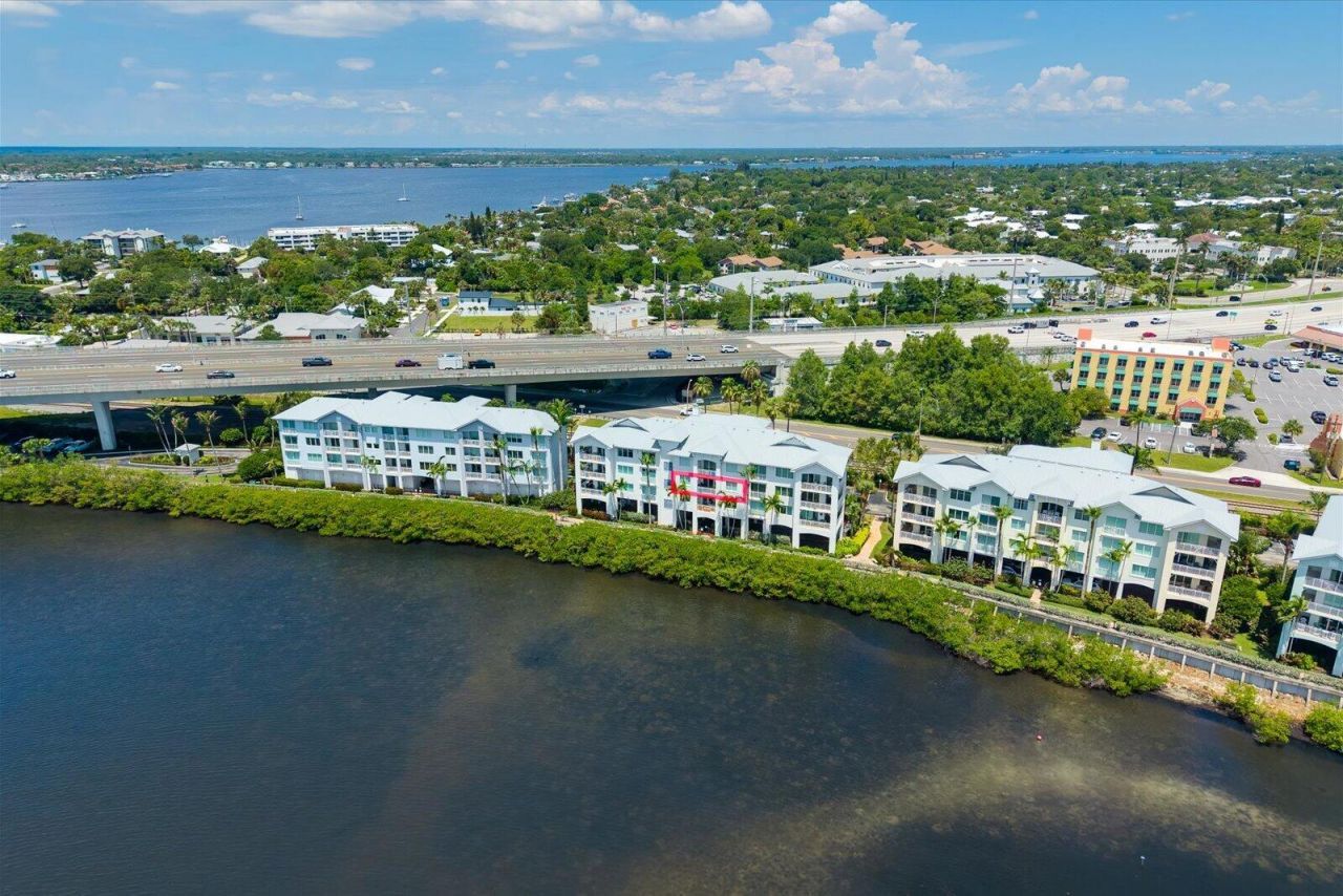 715 NW Flagler Avenue, Unit 302, Stuart, FL 34994 Photo