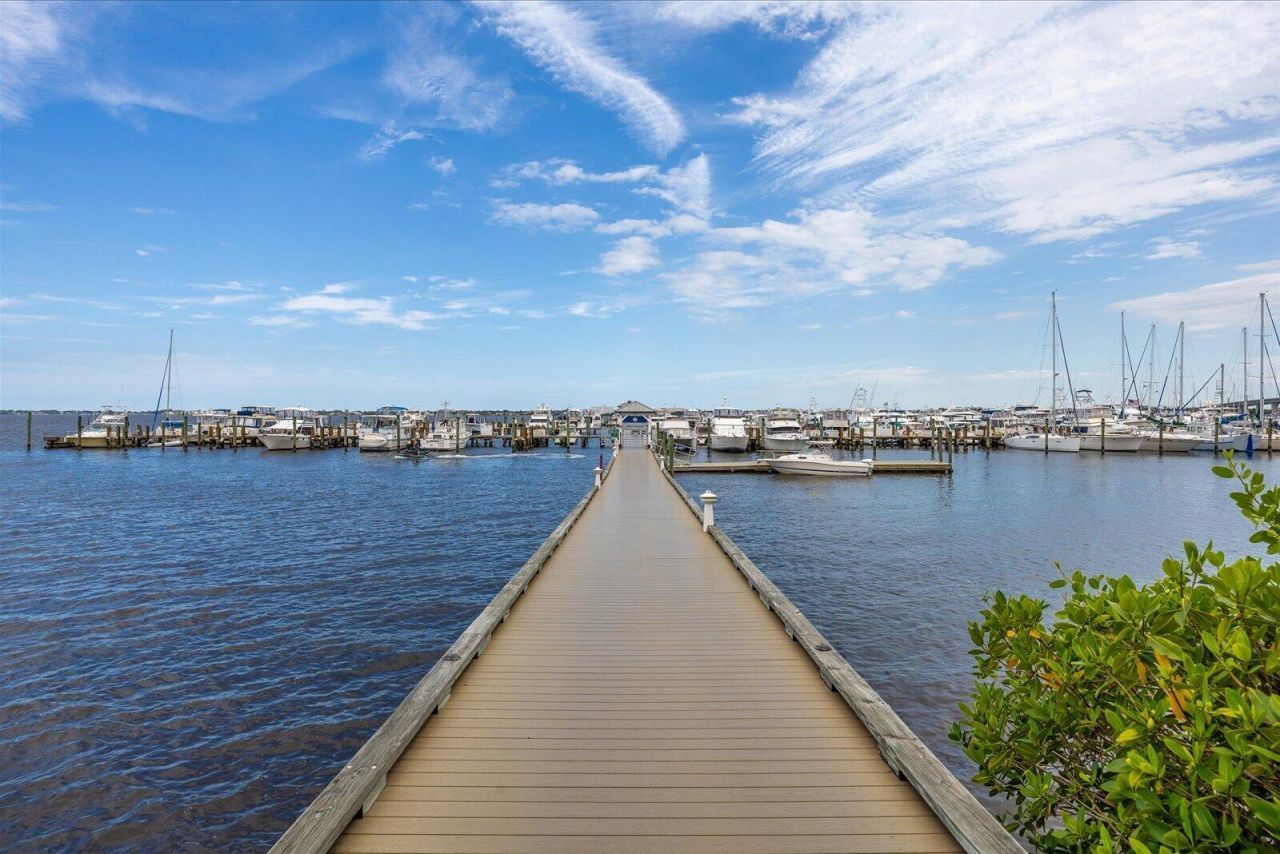 715 NW Flagler Avenue, Unit 302, Stuart, FL 34994 Photo
