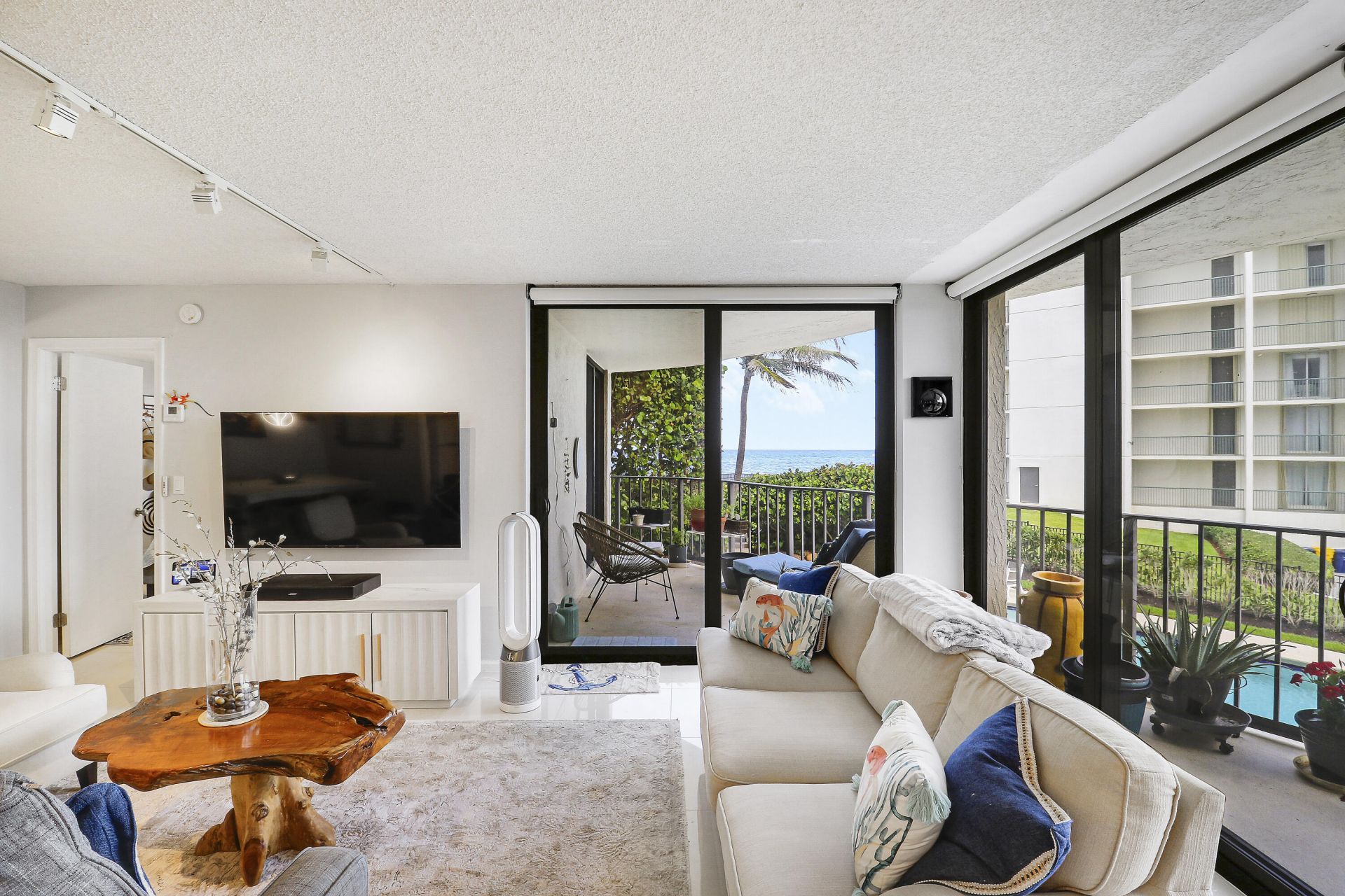 5420 N Ocean, Unit 204, Singer Island, FL 33404 Photo
