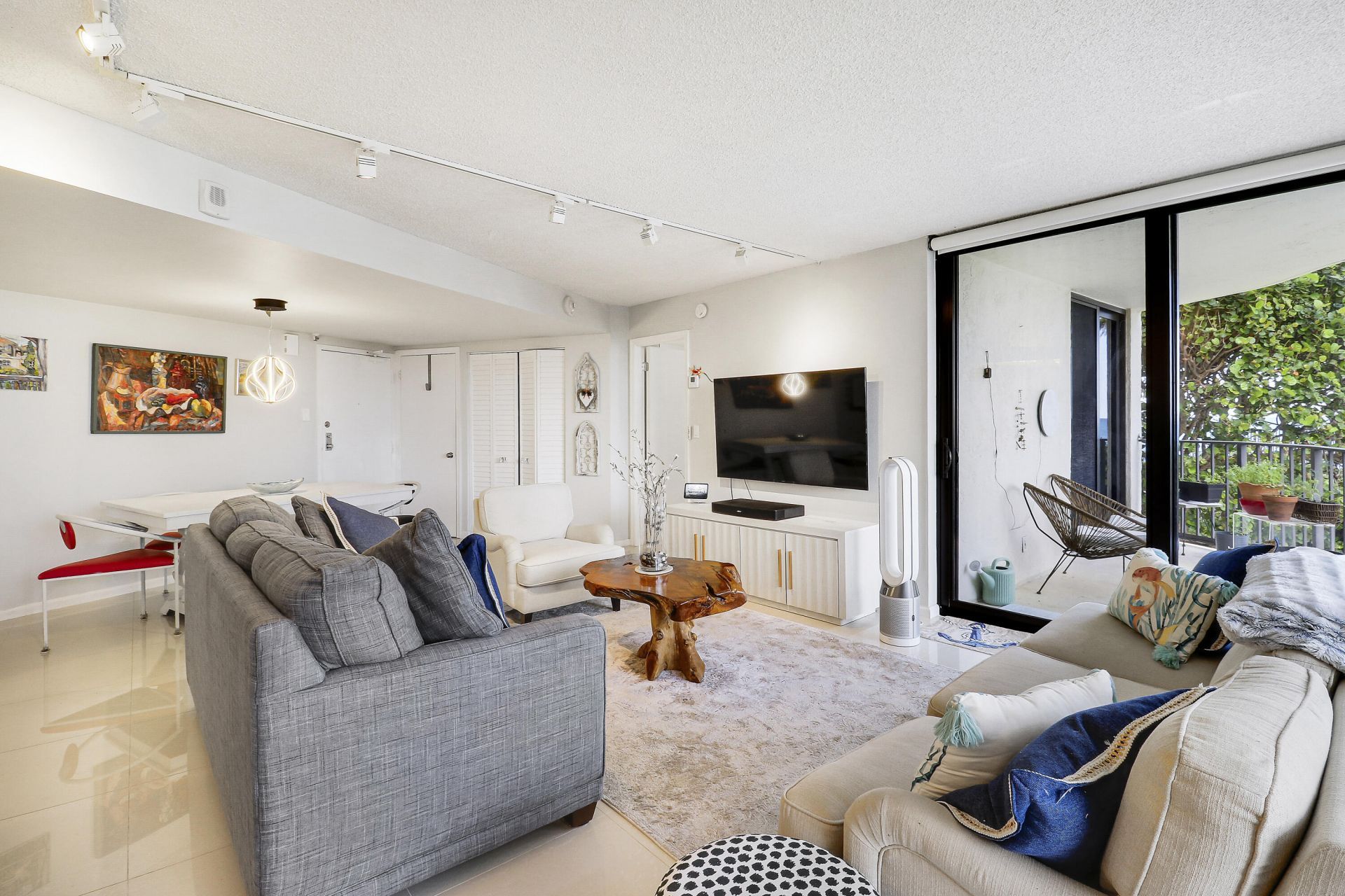 5420 N Ocean, Unit 204, Singer Island, FL 33404 Photo