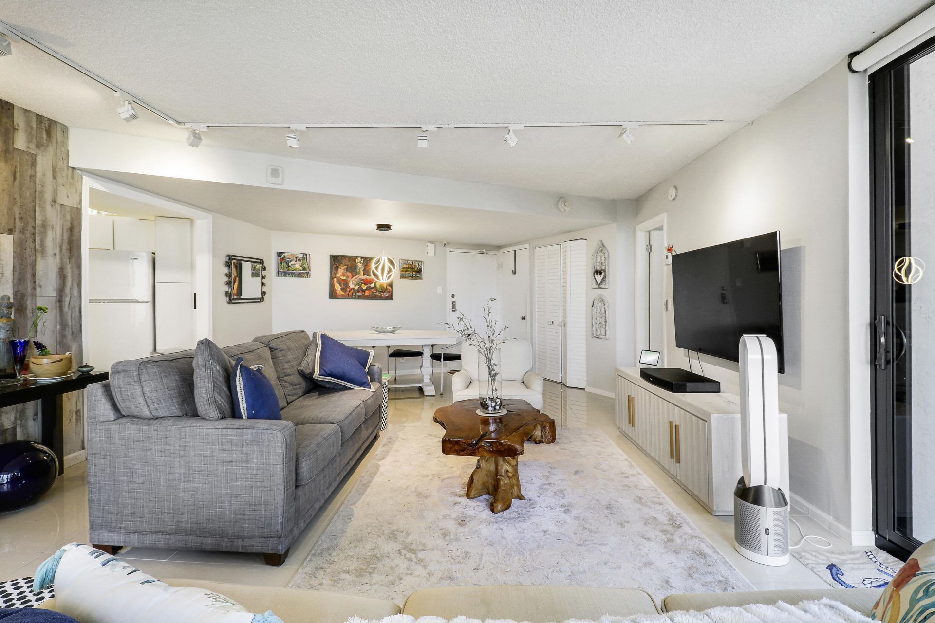 5420 N Ocean, Unit 204, Singer Island, FL 33404 Photo