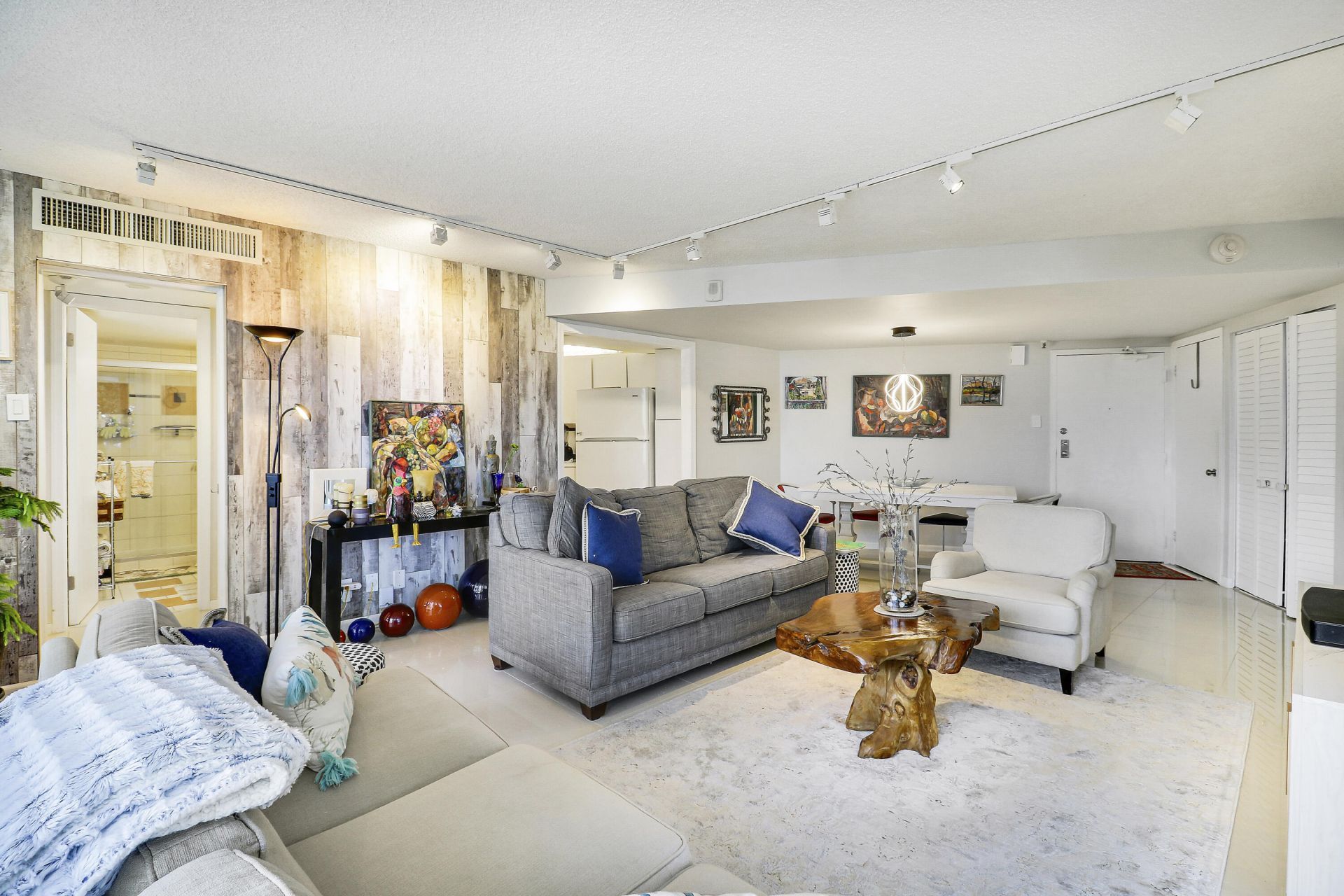 5420 N Ocean, Unit 204, Singer Island, FL 33404 Photo