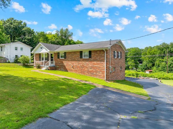308 Lake Dr , Columbia, TN 38401