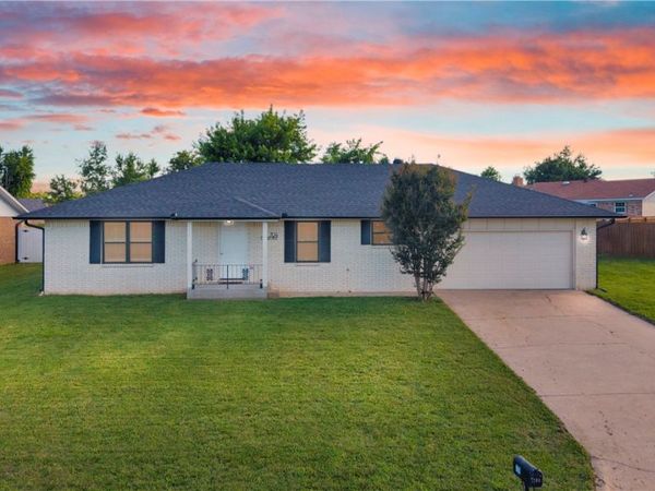 704 S Riviera Drive , Rogers, AR 72758