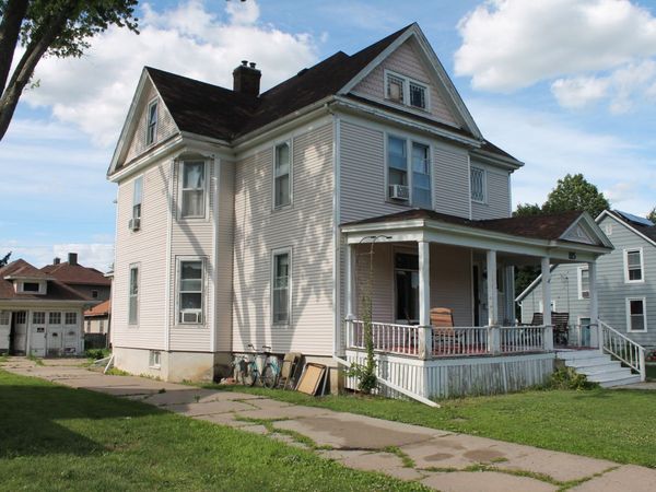115 E Court Street , Cambridge, IL 61238