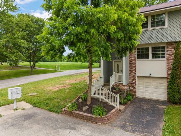 2909 Big Meadow Ct, Bridgeville, PA 15017