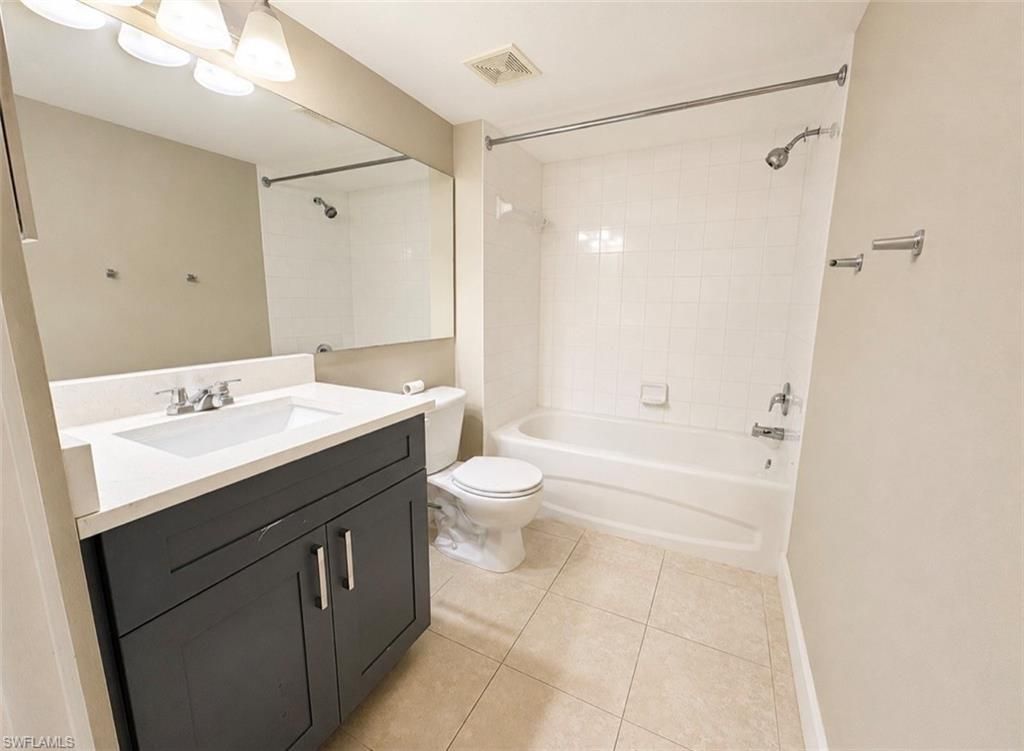 1205 Wildwood Lakes Blvd, Unit 203, Naples, FL 34104 Photo