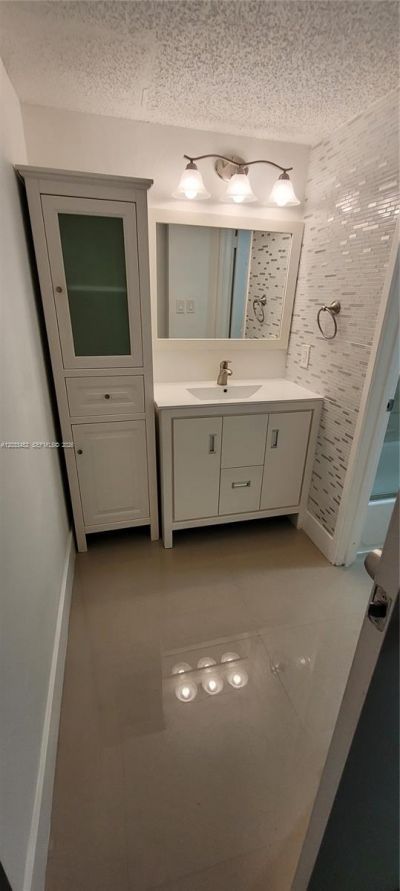 16909 N Bay Rd , Unit 815, Sunny Isles Beach, FL 33160 Photo