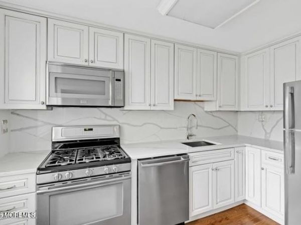 138 Manor Drive, Red Bank, NJ 07701