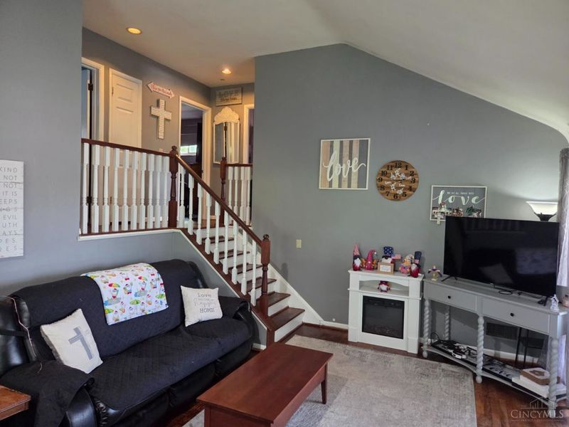 3399 Harmony Lane, Cincinnati, OH 45248 Photo 2