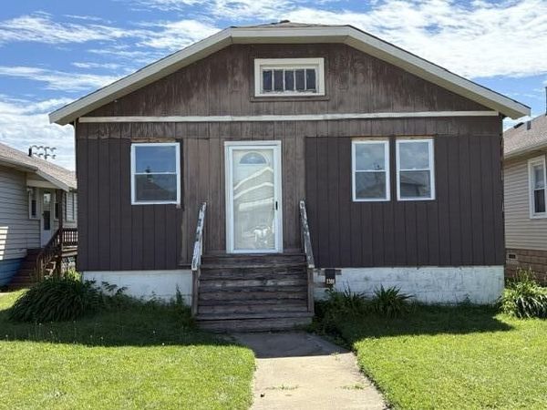 1301 Stanton Avenue , Whiting, IN 46394