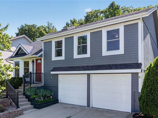 902 NW 63rd Street, Kansas City, MO 64118