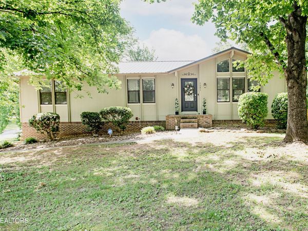 1241 Court Field Rd, Knoxville, TN 37922