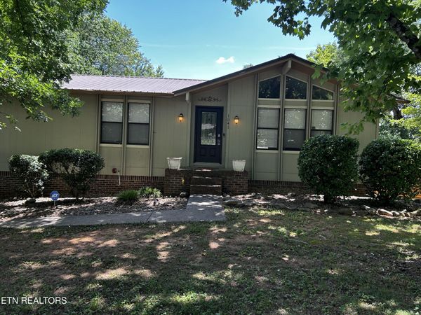 1241 Court Field Rd, Knoxville, TN 37922