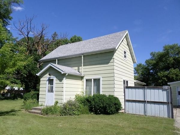 201 Greenwood Street E, Thief River Falls, MN 56701