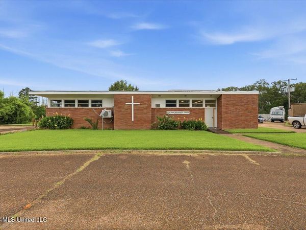 1800 Tv Road, Jackson, MS 39204