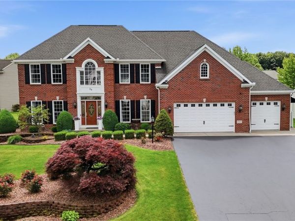 29 Dickinson Crossing, Fairport, NY 14450