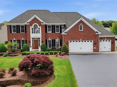 29 Dickinson Crossing, Fairport, NY 14450