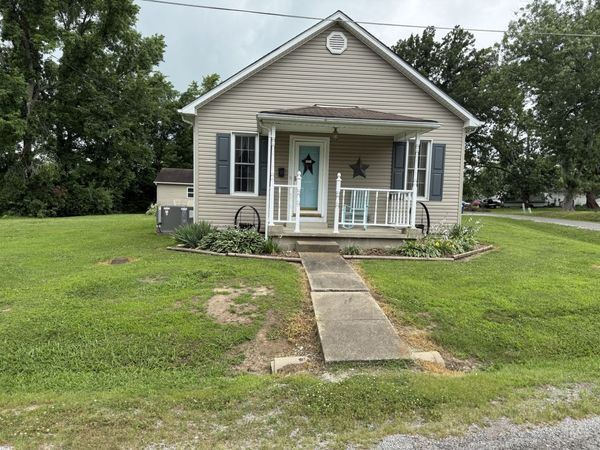 78 Academy Street , Eldorado, IL 62930