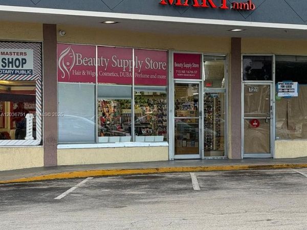 715 NE 167th St , North Miami Beach, FL 33162