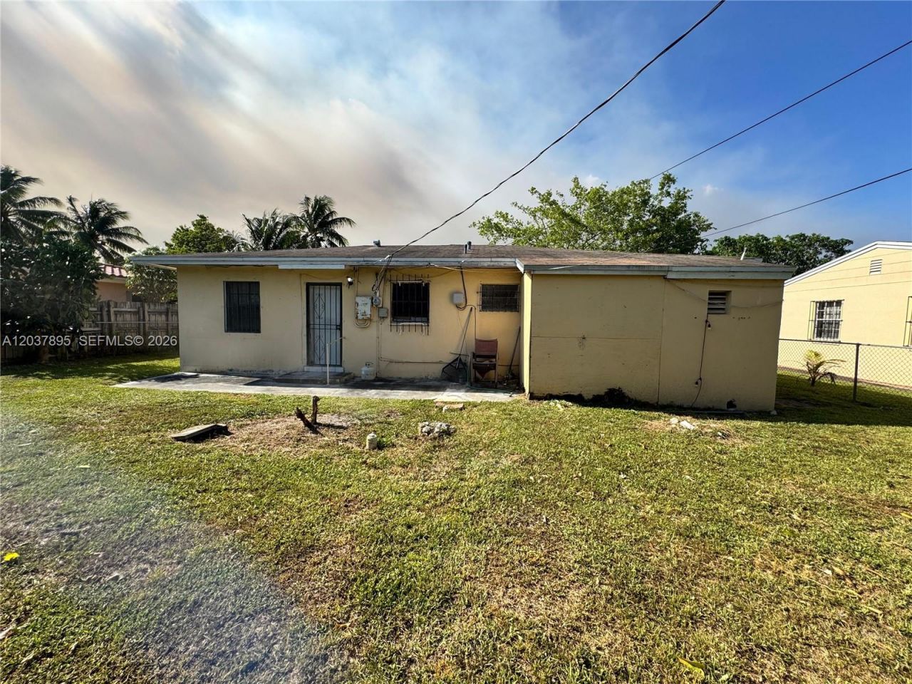 950 NE 160th St , North Miami Beach, FL 33162 Photo