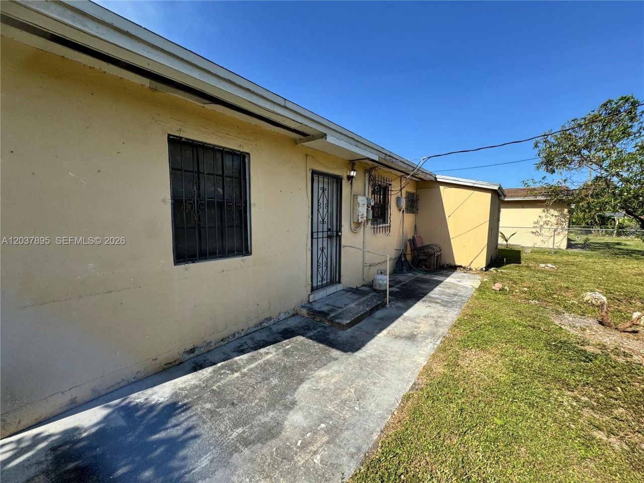 950 NE 160th St , North Miami Beach, FL 33162 Photo