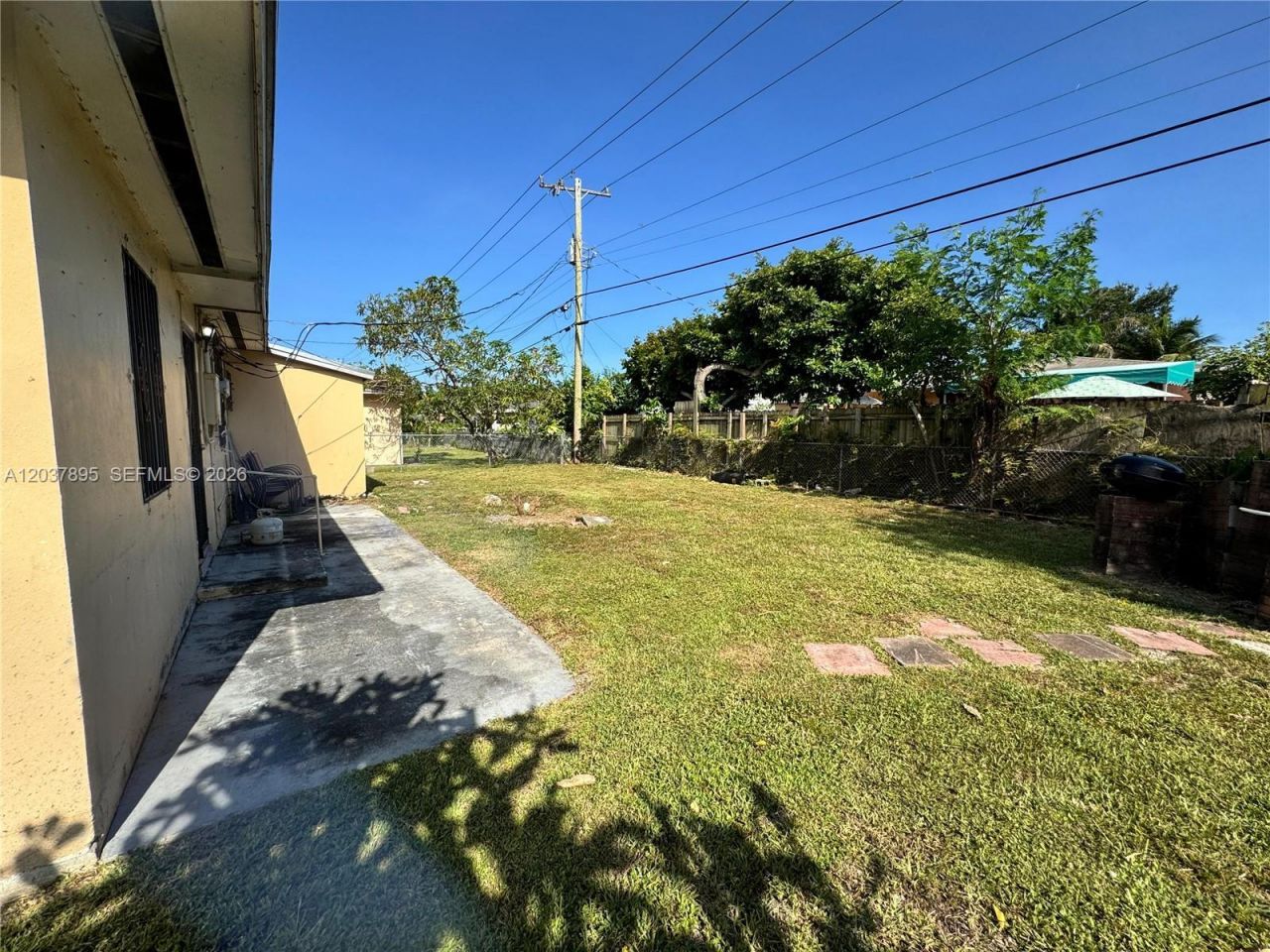 950 NE 160th St , North Miami Beach, FL 33162 Photo