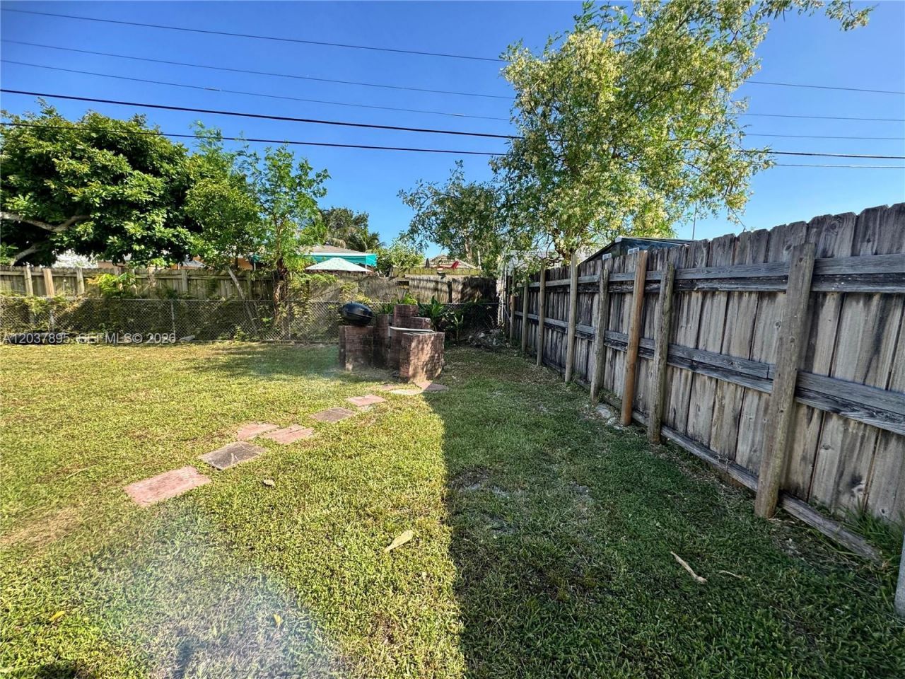 950 NE 160th St , North Miami Beach, FL 33162 Photo
