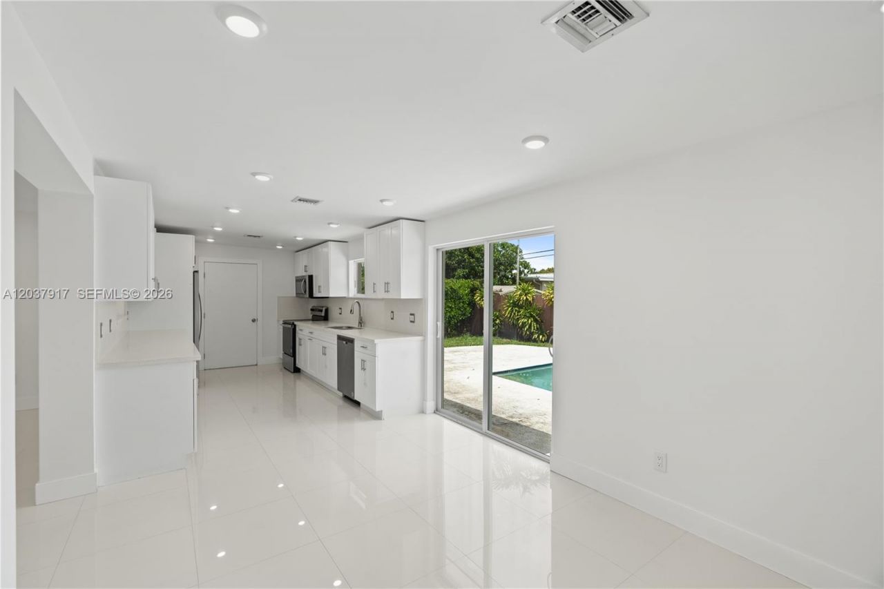 10501 SW 53rd St , Miami, FL 33165 Photo