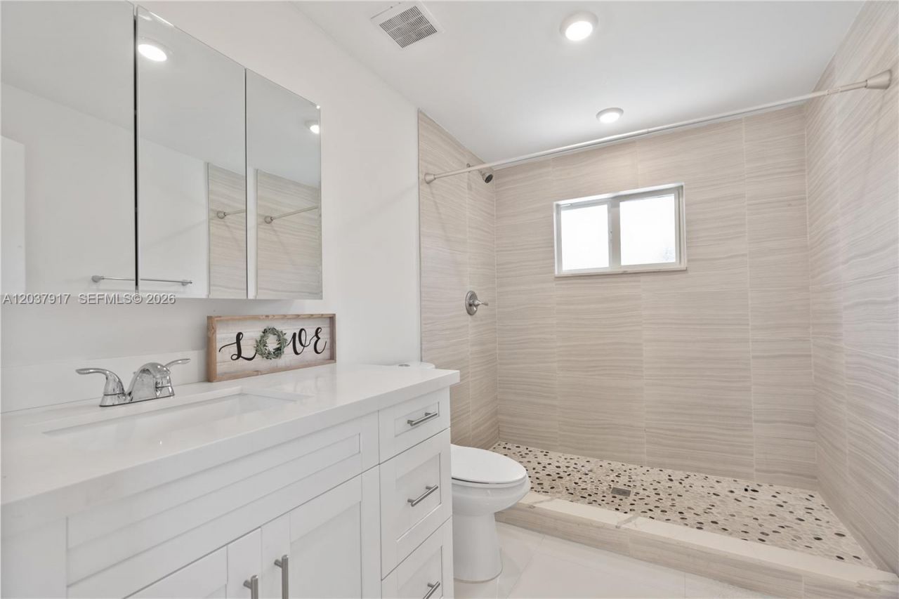 10501 SW 53rd St , Miami, FL 33165 Photo