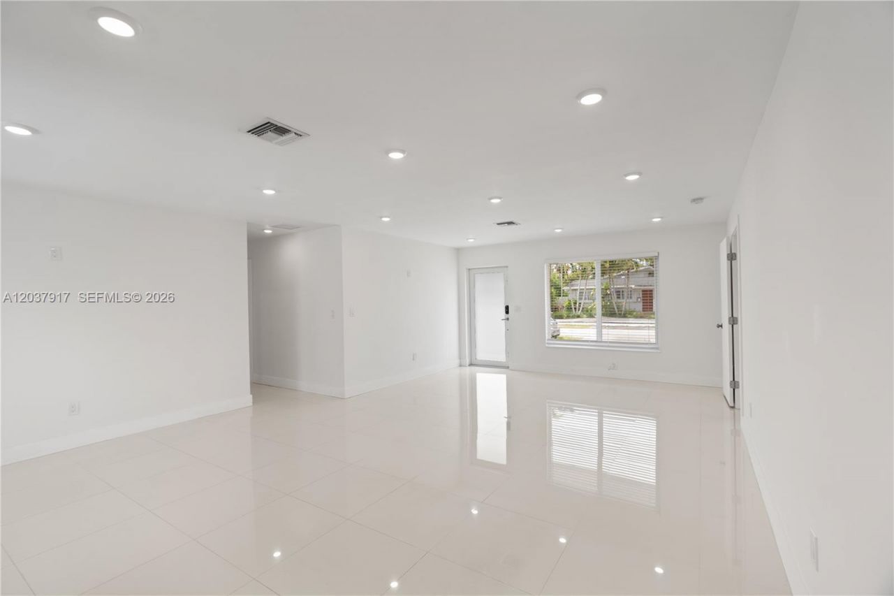 10501 SW 53rd St , Miami, FL 33165 Photo