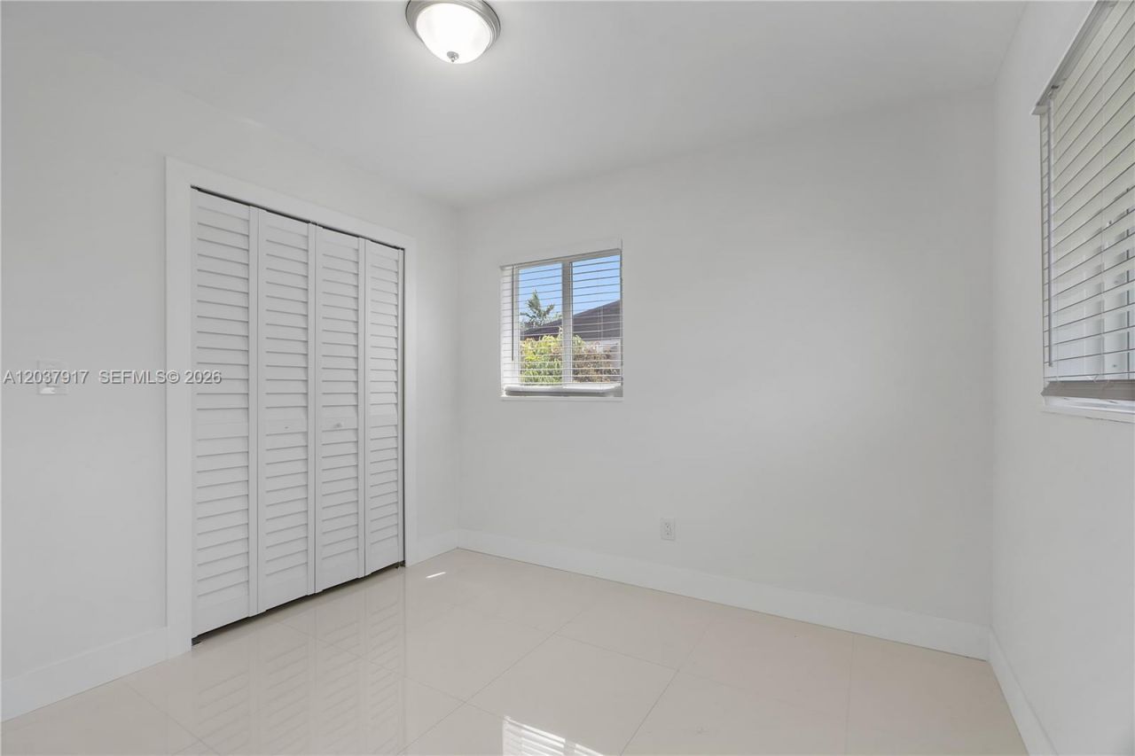 10501 SW 53rd St , Miami, FL 33165 Photo