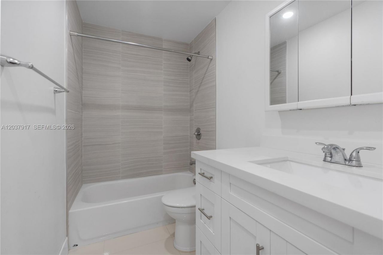 10501 SW 53rd St , Miami, FL 33165 Photo