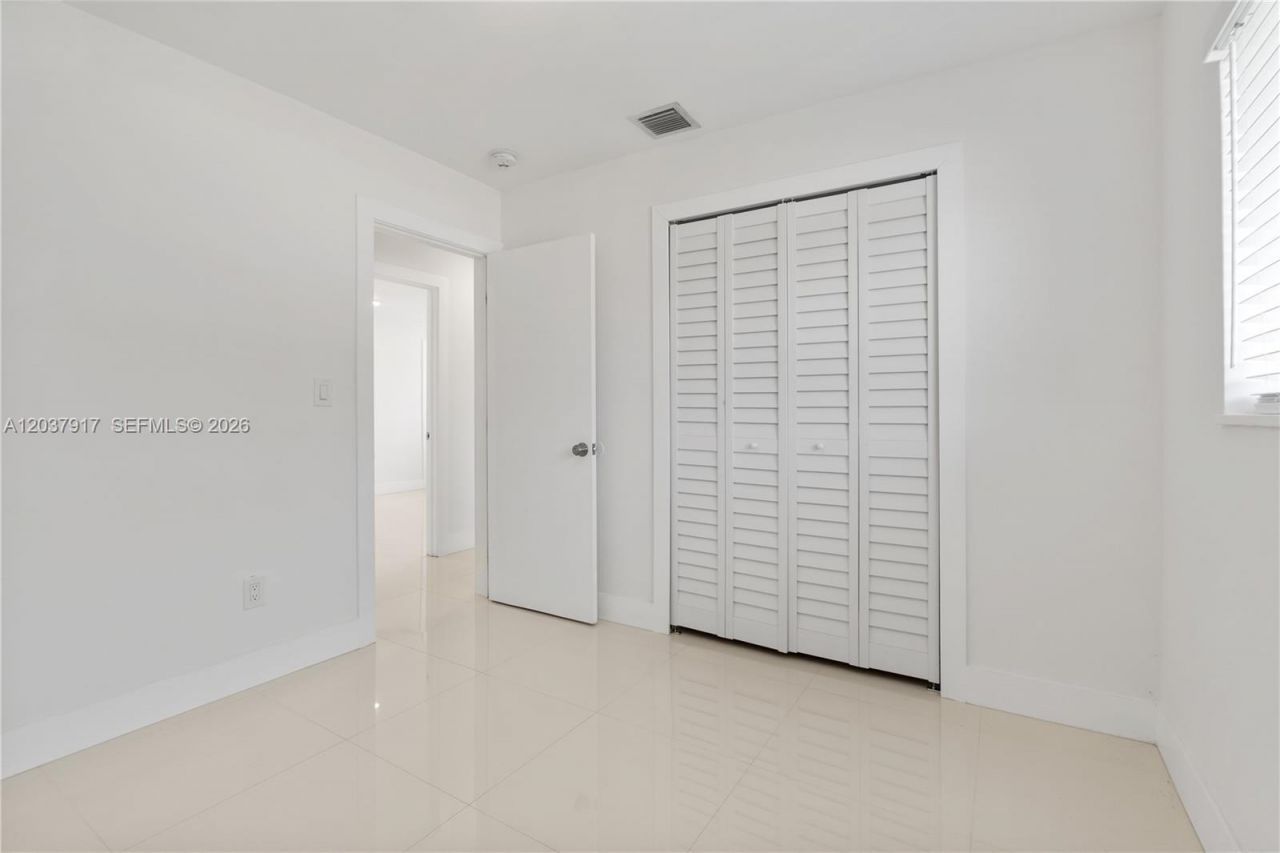 10501 SW 53rd St , Miami, FL 33165 Photo