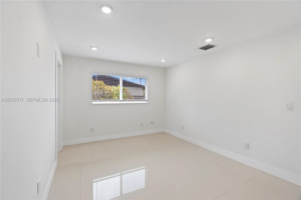 10501 SW 53rd St , Miami, FL 33165 Photo