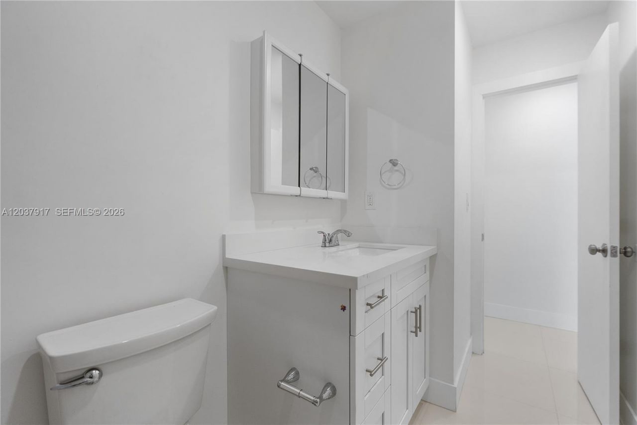 10501 SW 53rd St , Miami, FL 33165 Photo