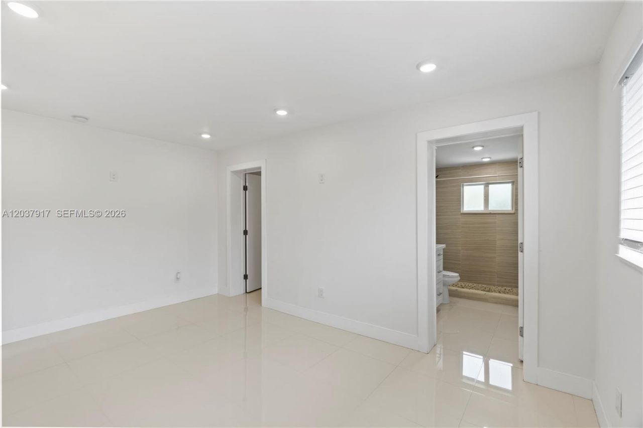 10501 SW 53rd St , Miami, FL 33165 Photo