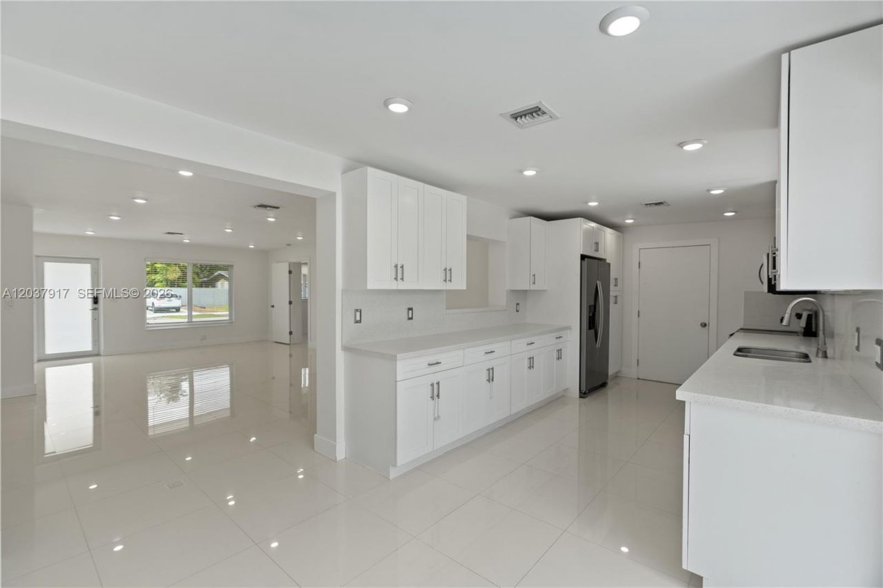 10501 SW 53rd St , Miami, FL 33165 Photo