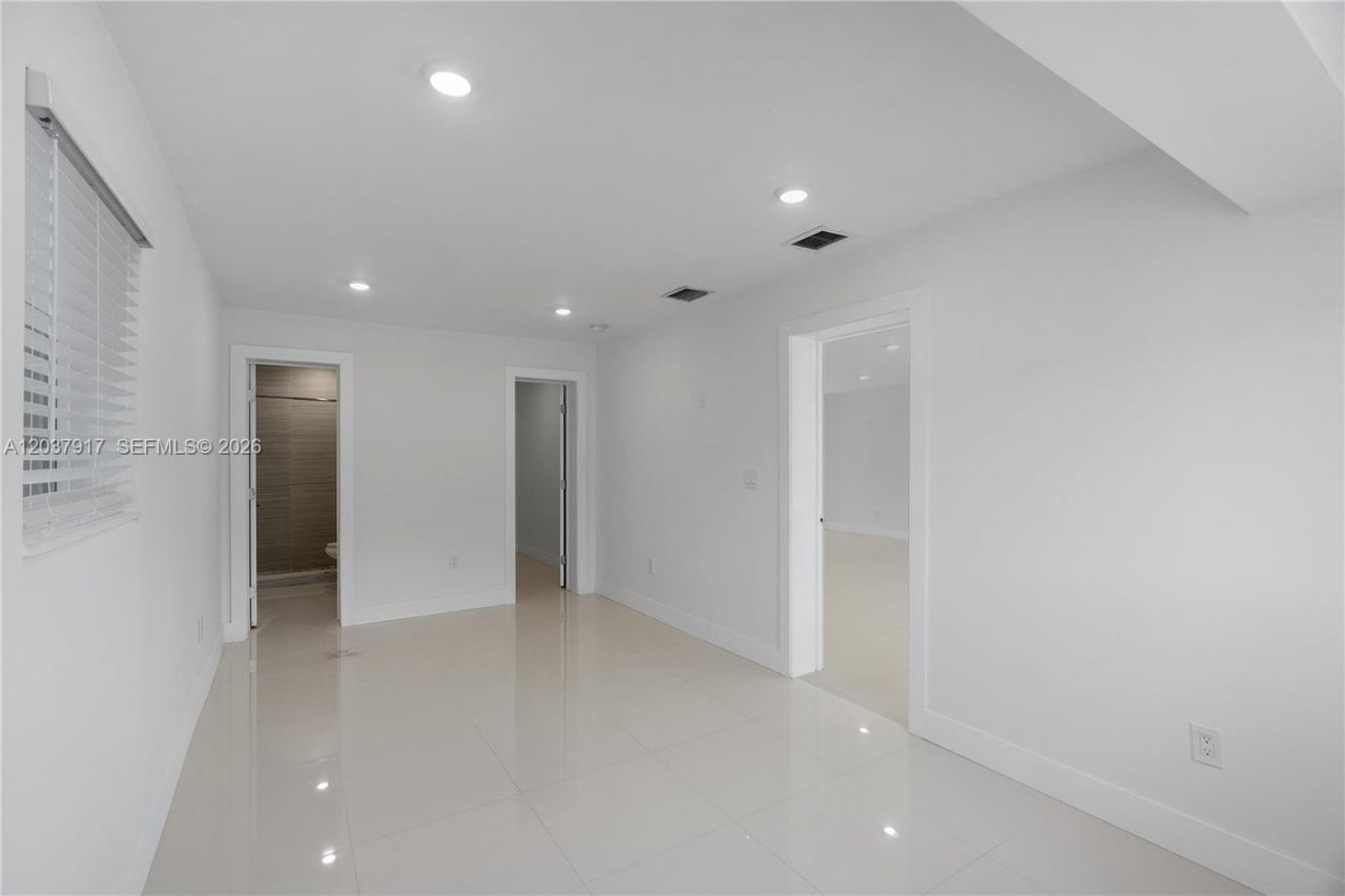 10501 SW 53rd St , Miami, FL 33165 Photo