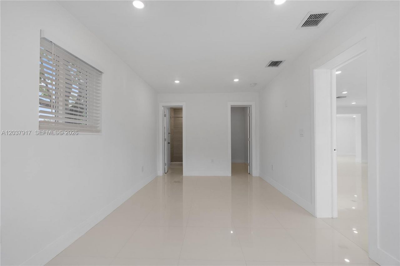 10501 SW 53rd St , Miami, FL 33165 Photo