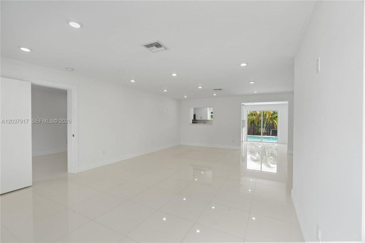 10501 SW 53rd St , Miami, FL 33165 Photo