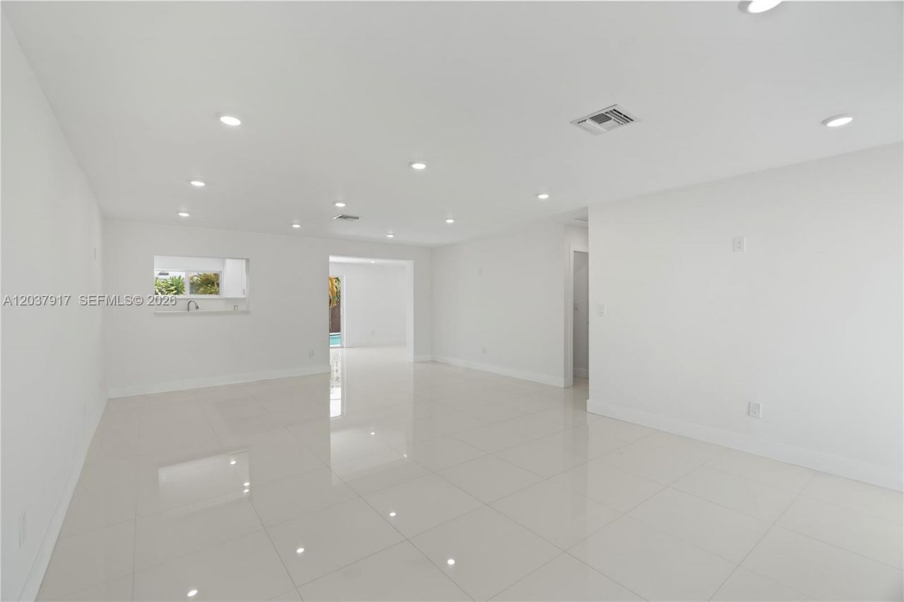 10501 SW 53rd St , Miami, FL 33165 Photo
