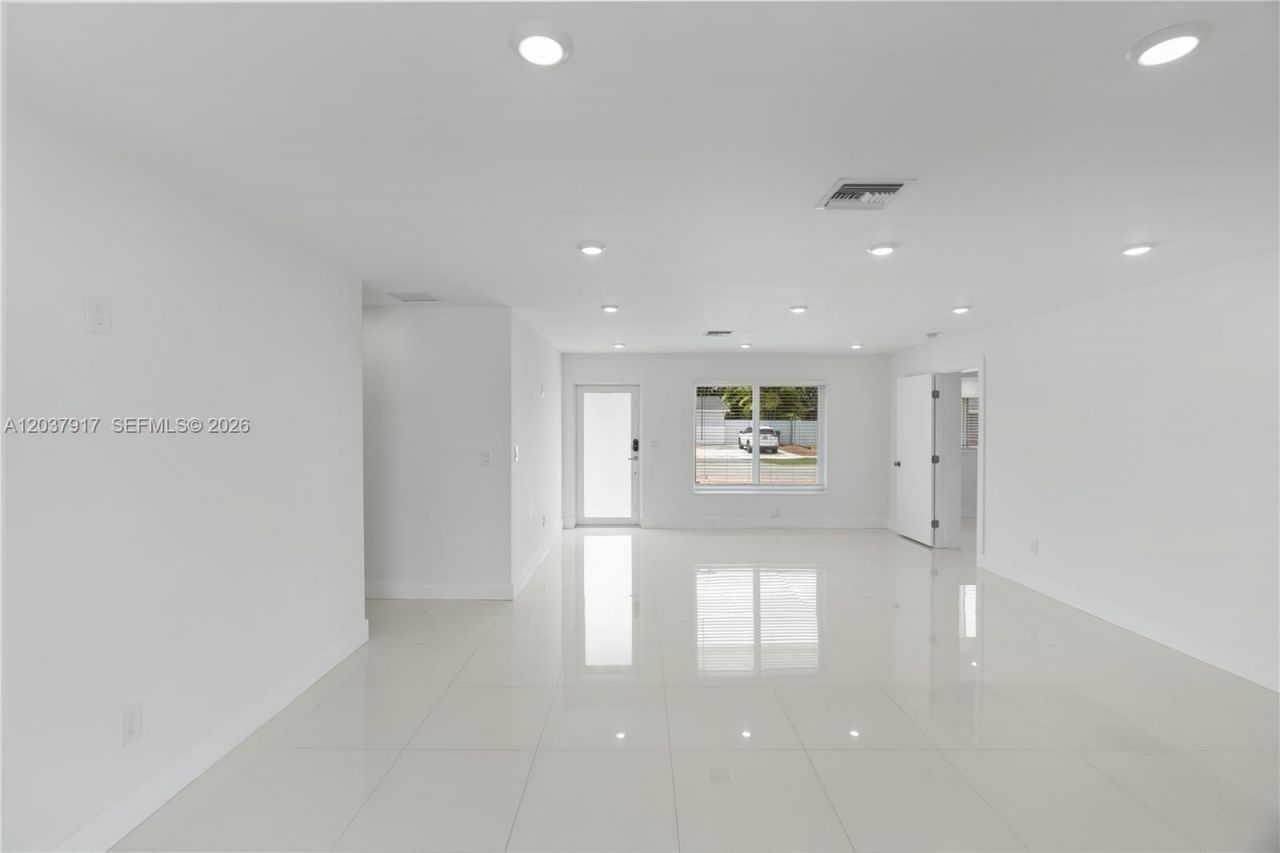 10501 SW 53rd St , Miami, FL 33165 Photo