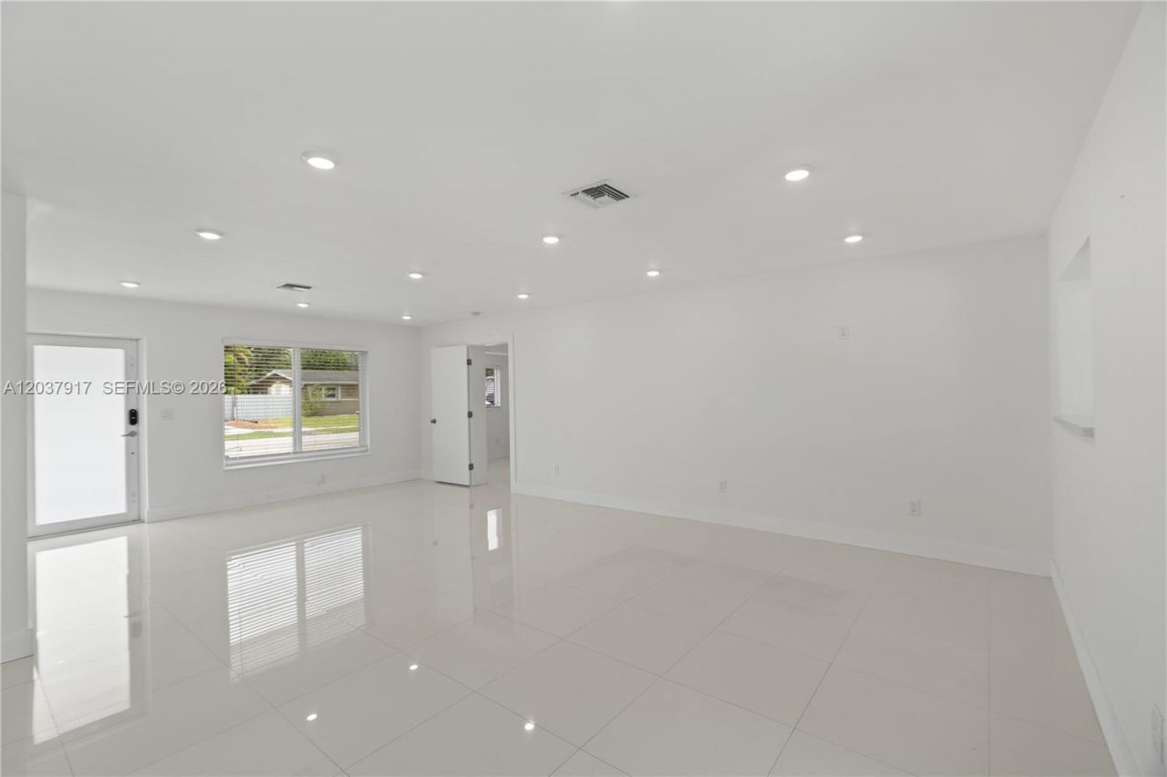 10501 SW 53rd St , Miami, FL 33165 Photo